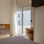 Continental מלון 3*