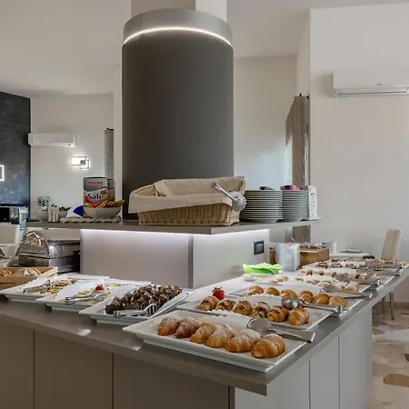 Отель Continental Каорле