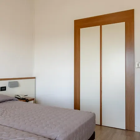 Continental Hotel 3*