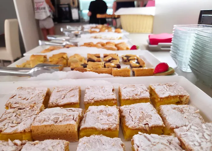 Отель Continental 3*